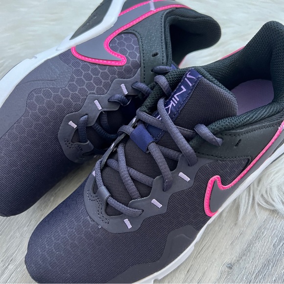 NWT Nike Legend Essential 2 Women’s Shoes - Picture 6 of 8